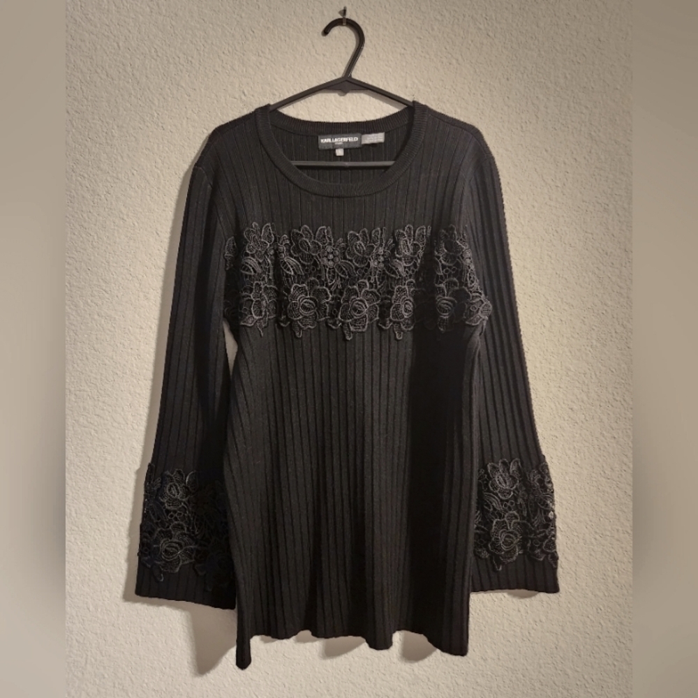Karl Lagerfeld Women’s Black knit sweater with beautiful flower lace design | si